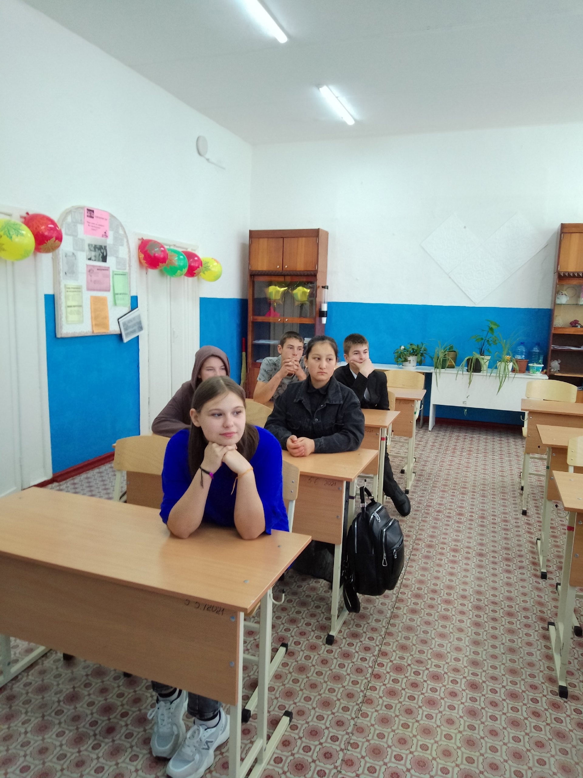 «Россия индустриальная: атомная промышленность» в 9 классе.