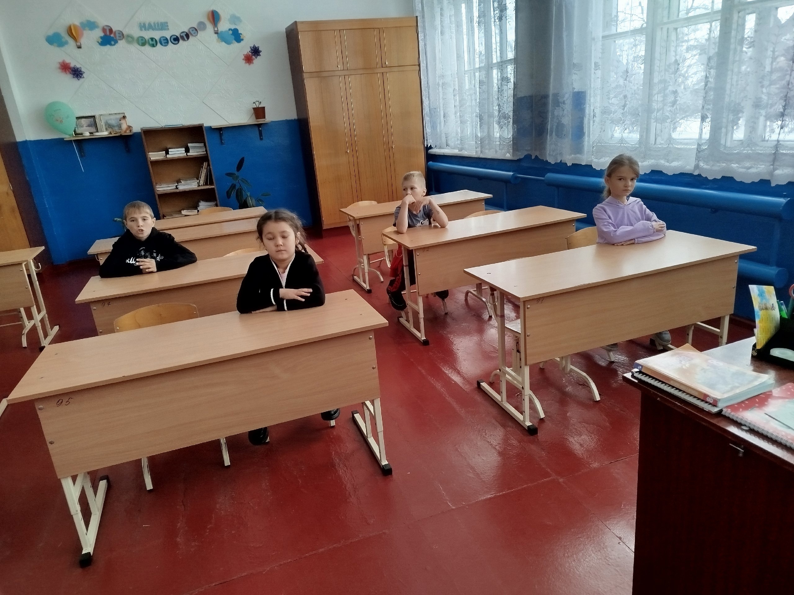 Мир профессий на тему: ,,Профессии наших мам&amp;quot; в 1,3 классах.