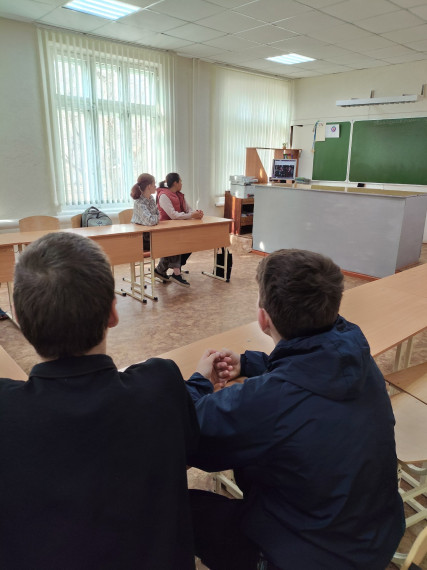 «Россия креативная: искусство и дизайн» в 7-8 классах.