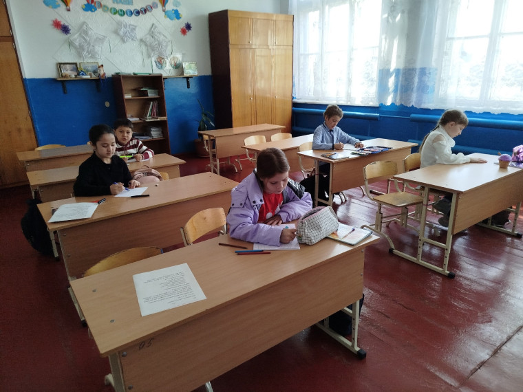 Мир профессий на тему: "Тракторист " в 1, 3 классах.